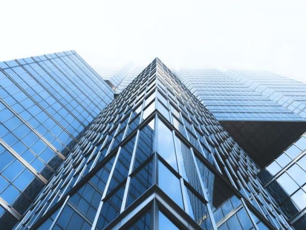 智能化控製，數字化手段，建築安全，舒適性，能效性